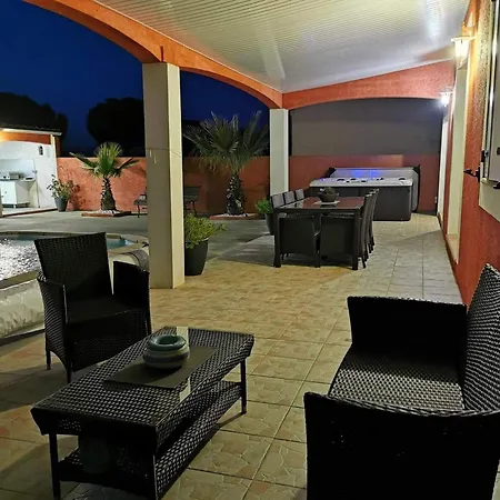 Elegante A Avec Jardin Et Jacuzzi Villa Carcassonne