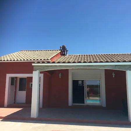 Elegante A Avec Jardin Et Jacuzzi Villa