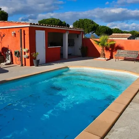 Elegante A Avec Jardin Et Jacuzzi Villa